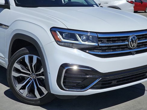Used 2021 Volkswagen Atlas SEL Premium image 18