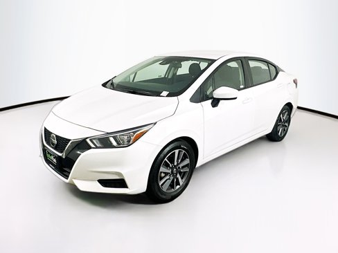 Used 2022 Nissan Versa SV image 3