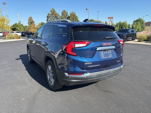 Used 2022 GMC Terrain SLT w/ LPO, Floor Liner Package image 3