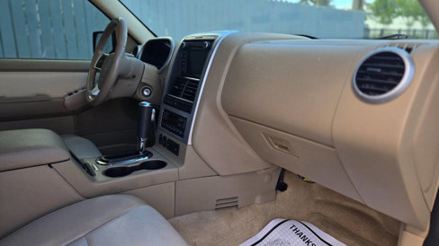 Used 2010 Mercury Mountaineer Premier image 26