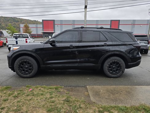Used 2020 Ford Explorer XLT w/ Equipment Group 202A image 6