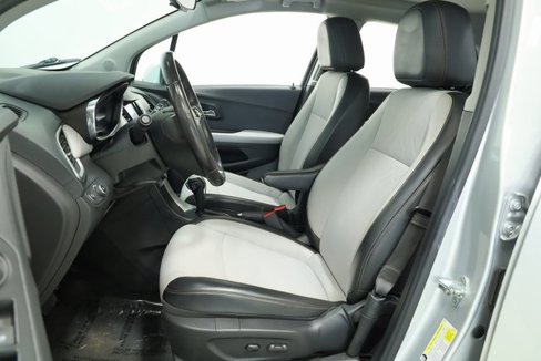 Used 2021 Chevrolet Trax LT w/ Sport Edition image 19