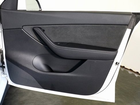 Used 2021 Tesla Model Y Long Range image 30