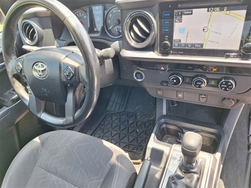 Used 2017 Toyota Tacoma TRD Sport image 30