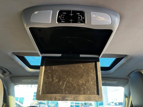 Used 2020 Chevrolet Suburban LT image 7