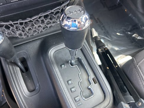 Used 2014 Jeep Wrangler Sport w/ Connectivity Group image 14