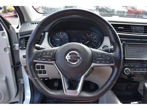 Used 2018 Nissan Rogue Sport SL image 15