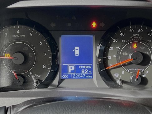 Used 2015 Toyota Sienna LE image 22