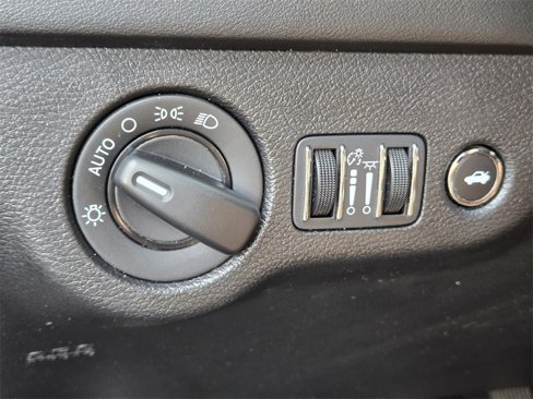 Used 2020 Dodge Charger SXT w/ Plus Group image 32