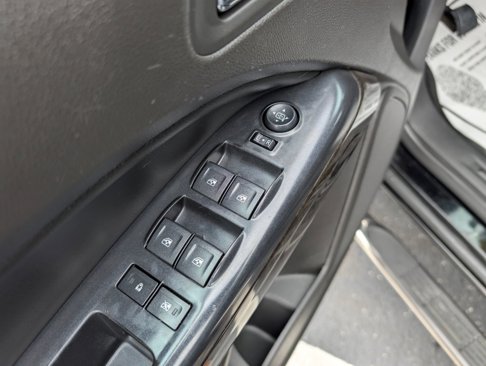 Used 2015 GMC Canyon SLT image 12