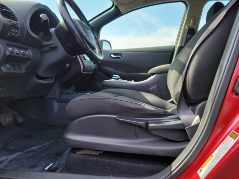 Used 2013 Nissan Leaf S image 16