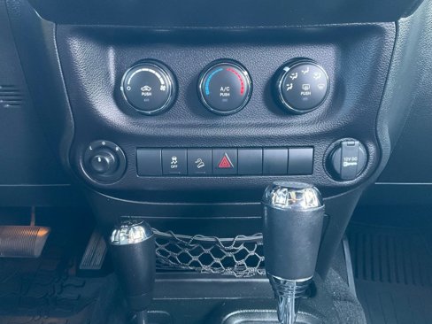 Used 2018 Jeep Wrangler Unlimited Sport S image 65