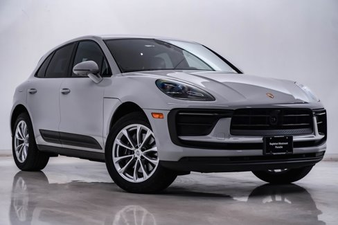 Certified 2025 Porsche Macan image 8