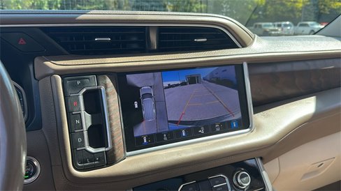 Used 2021 GMC Yukon Denali w/ Denali Premium Package image 23