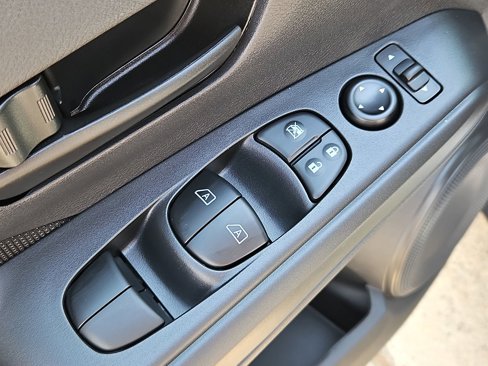 Certified 2024 Nissan Kicks S image 23
