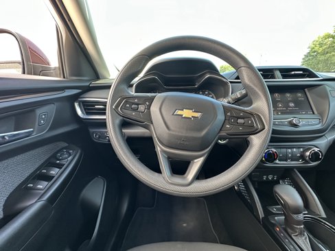 Used 2022 Chevrolet TrailBlazer LT w/ Driver Confidence Package image 16