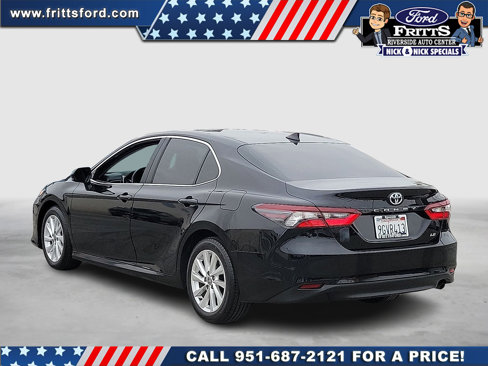 Used 2023 Toyota Camry LE image 3