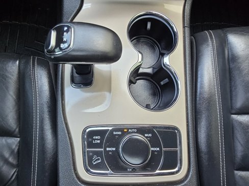 Used 2015 Jeep Grand Cherokee Limited w/ Trailer Tow Group IV image 39
