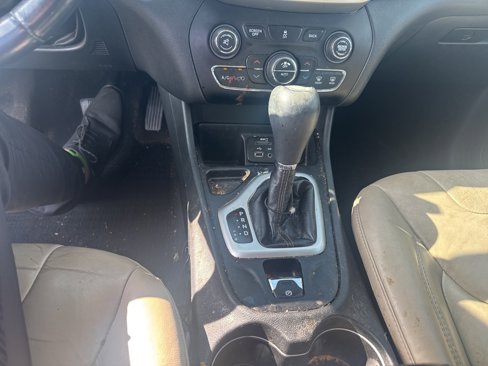 Used 2016 Jeep Cherokee Limited image 5