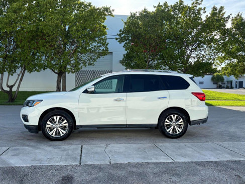 Used 2019 Nissan Pathfinder SL image 9