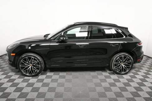Used 2025 Porsche Macan image 2