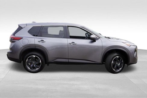 Used 2024 Nissan Rogue SV image 4