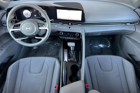 Used 2024 Hyundai Elantra SEL image 13