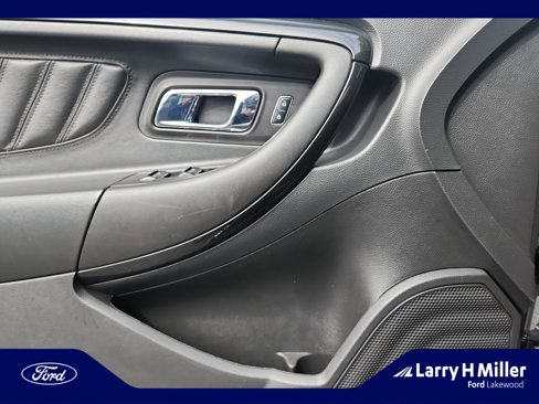 Used 2015 Ford Taurus SHO image 13