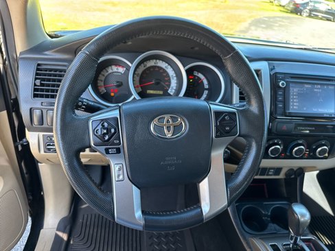 Used 2015 Toyota Tacoma PreRunner image 18