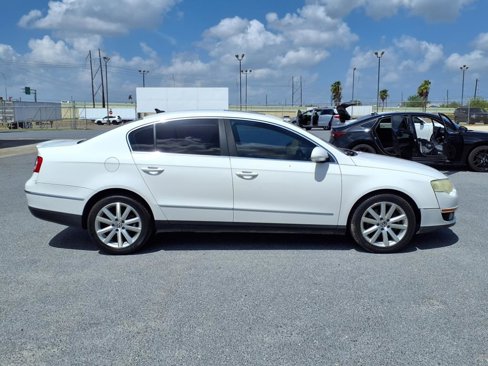 Used 2010 Volkswagen Passat Komfort image 9