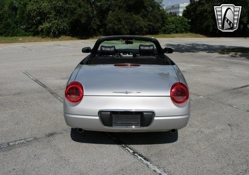 Used 2004 Ford Thunderbird image 10