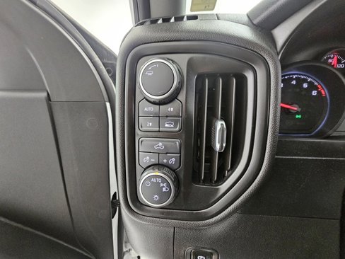 Used 2021 Chevrolet Silverado 1500 Custom image 12