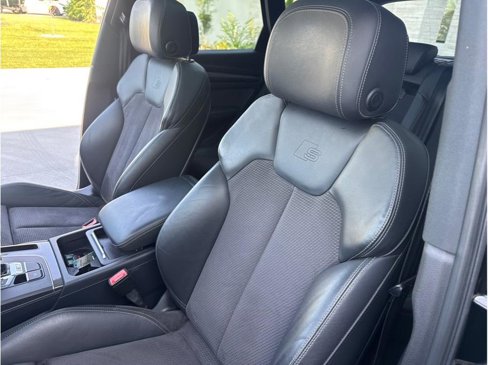 Used 2018 Audi SQ5 Premium Plus w/ Navigation Package image 21