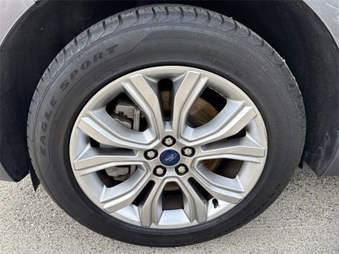 Used 2022 Ford Edge Titanium image 32