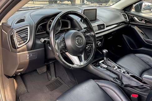 Used 2016 MAZDA MAZDA3 i Grand Touring image 13