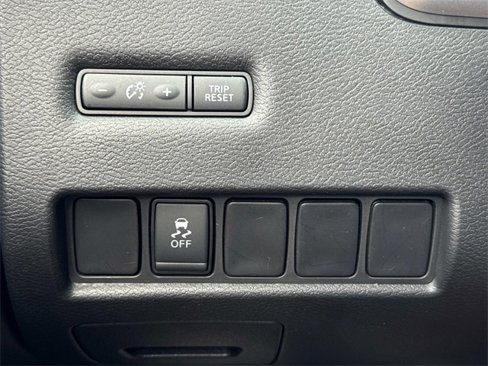Used 2018 Nissan Murano SV image 19