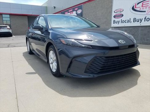 Certified 2025 Toyota Camry LE image 1