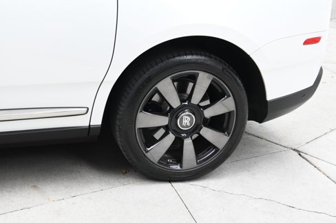 Certified 2023 Rolls-Royce Cullinan w/ Cullinan Package image 26