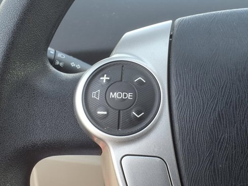 Used 2015 Toyota Prius Four image 25
