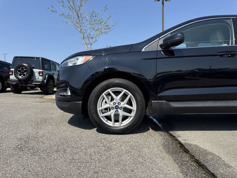Used 2022 Ford Edge SEL w/ Convenience Package image 9