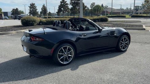 Used 2022 MAZDA MX-5 Miata Grand Touring w/ Weather Package image 8