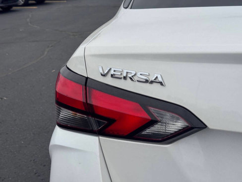 Used 2021 Nissan Versa SV image 29
