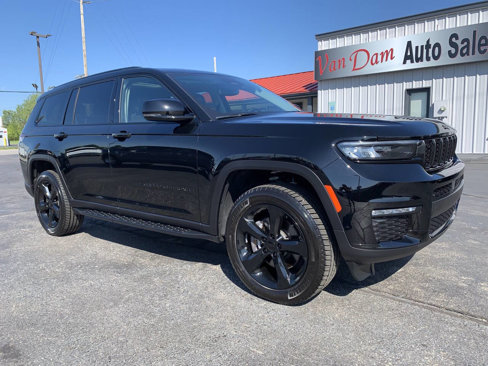 Used 2023 Jeep Grand Cherokee L Limited w/ Black Appearance Package image 3
