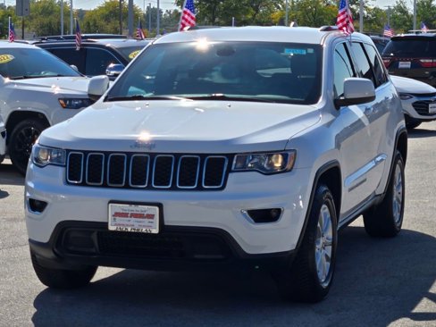 Certified 2021 Jeep Grand Cherokee Laredo image 3
