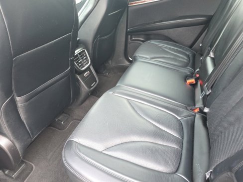 Used 2020 Lincoln Nautilus Reserve image 11