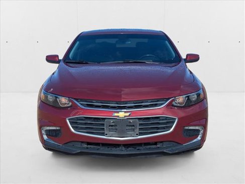 Used 2018 Chevrolet Malibu LT w/ Leather Package image 2
