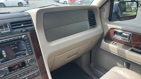 Used 2012 Lincoln Navigator 4WD image 38
