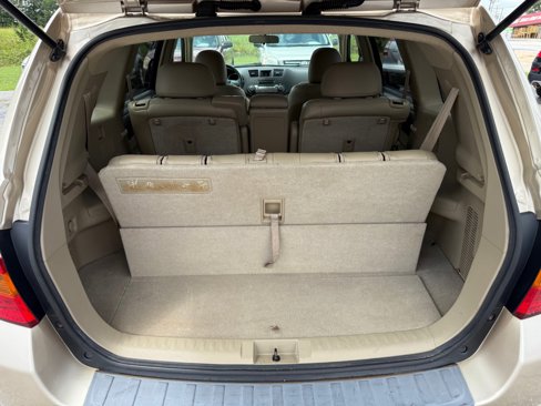 Used 2010 Toyota Highlander SE image 14