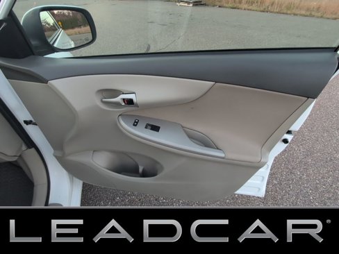 Used 2010 Toyota Corolla LE image 10