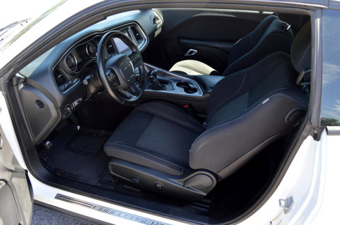 Used 2018 Dodge Challenger SXT image 10